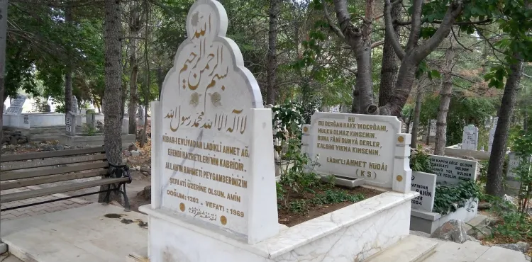 Zamana Değer Verenler - Lâdikli Hacı Ahmet Ağa (k.s)
